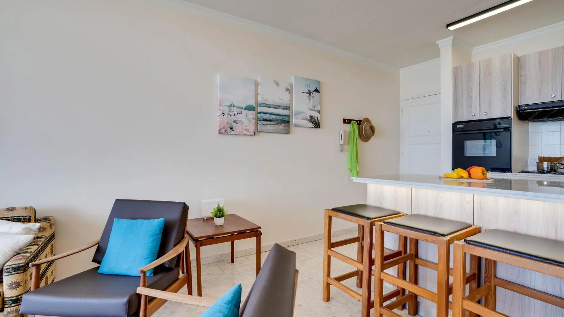 Apartment Makenzy Sandy Beachfront Paradise Larnaka