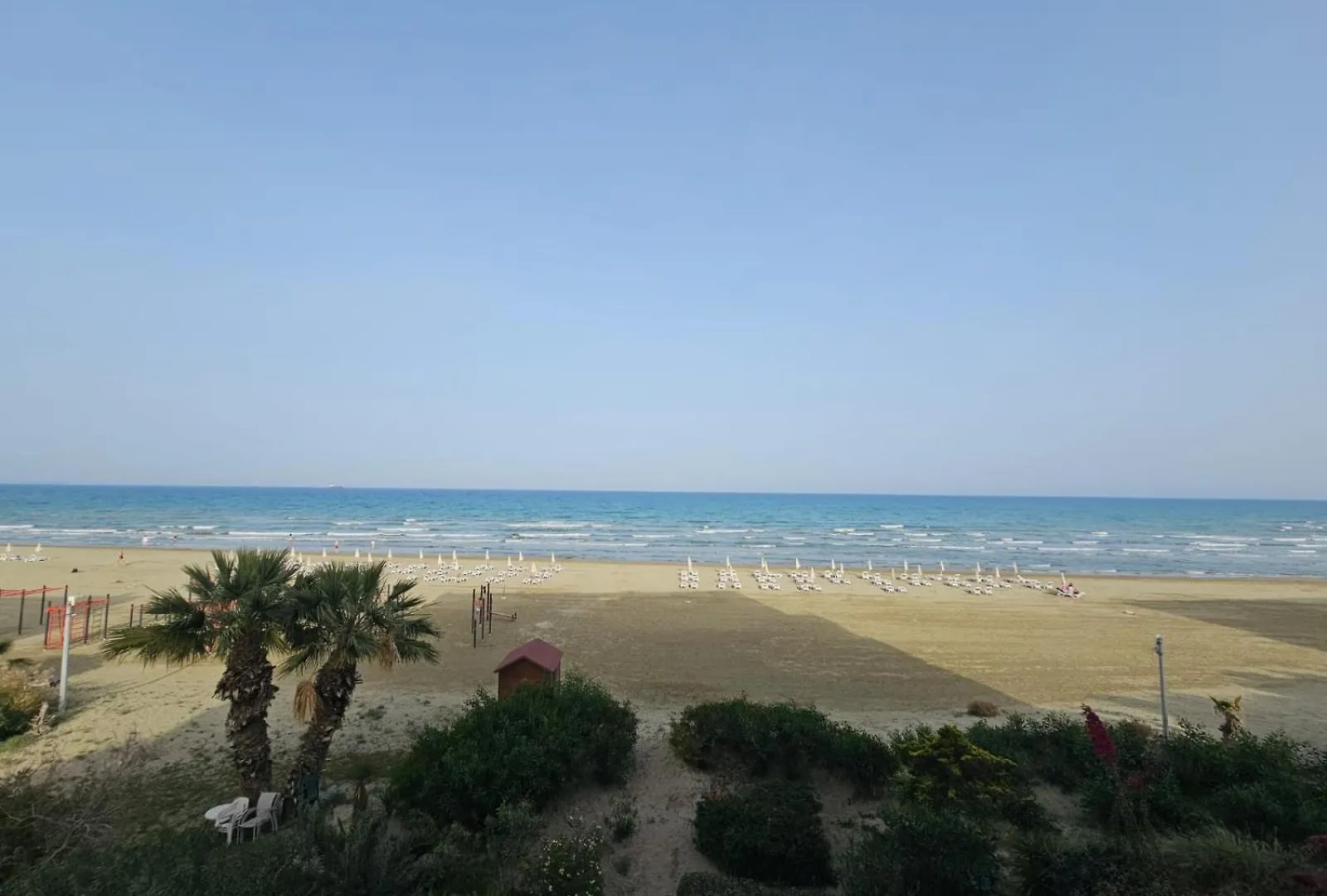 Apartment Makenzy Sandy Beachfront Paradise Larnaka