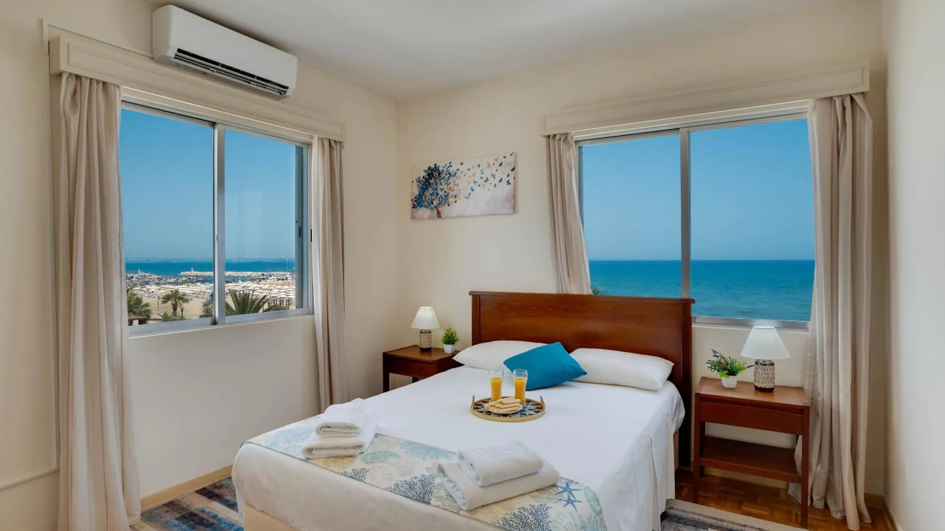 Makenzy Sandy Beachfront Paradise Larnaka Apartment